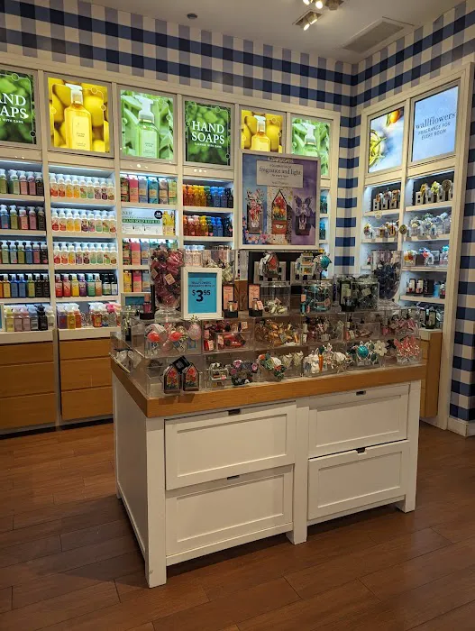 Bath & Body Works 1