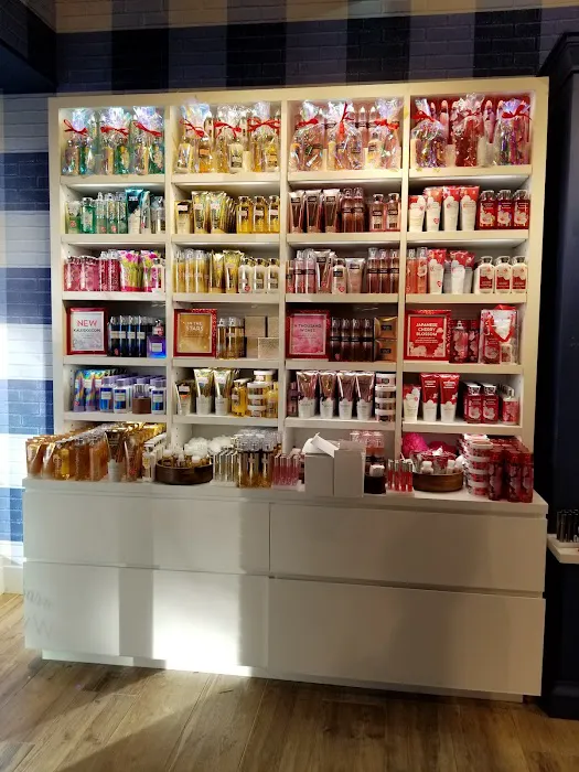 Bath & Body Works 1