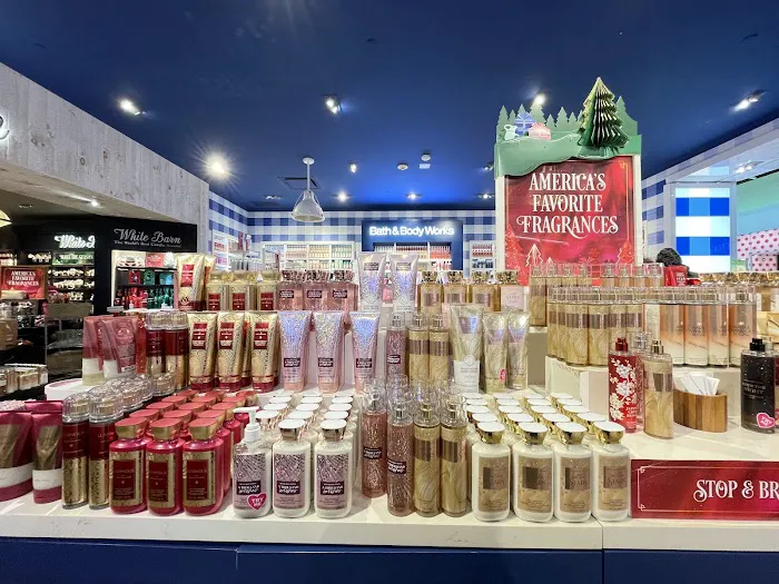 Bath & Body Works 1