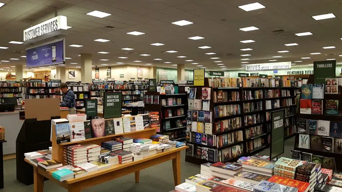 Barnes & Noble 6