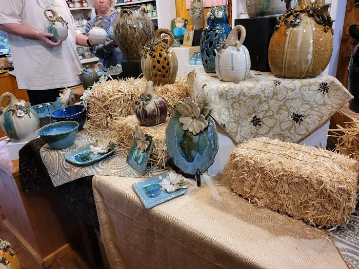 Crystal King Pottery & Seagrove Candles and Soapworks 6