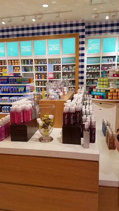 Bath & Body Works 1