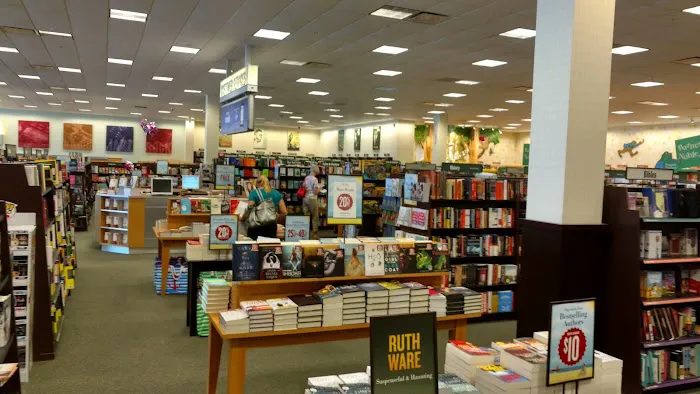 Barnes & Noble 2