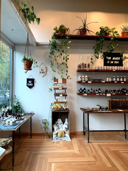 Roots & Crowns Apothecary 5