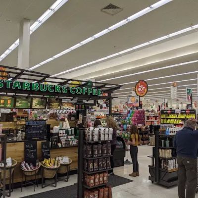 Hy-Vee Grocery Store