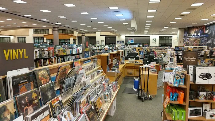 Barnes & Noble 6