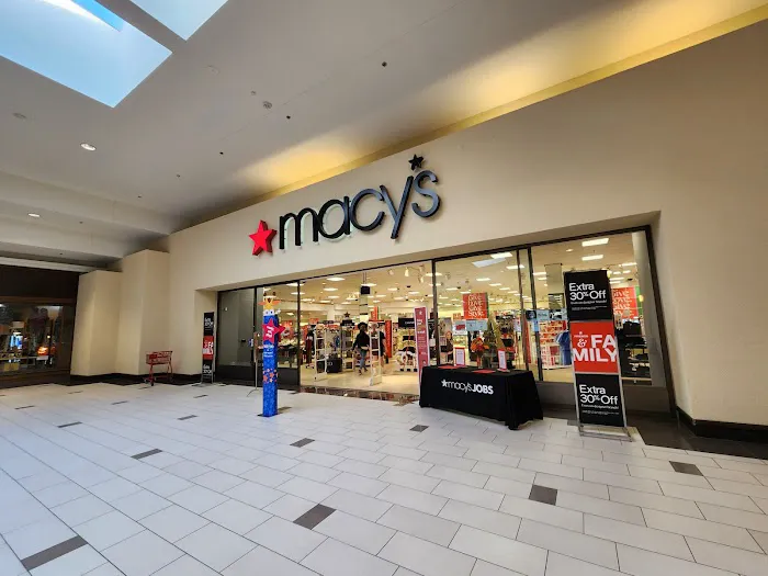 Macy's 0