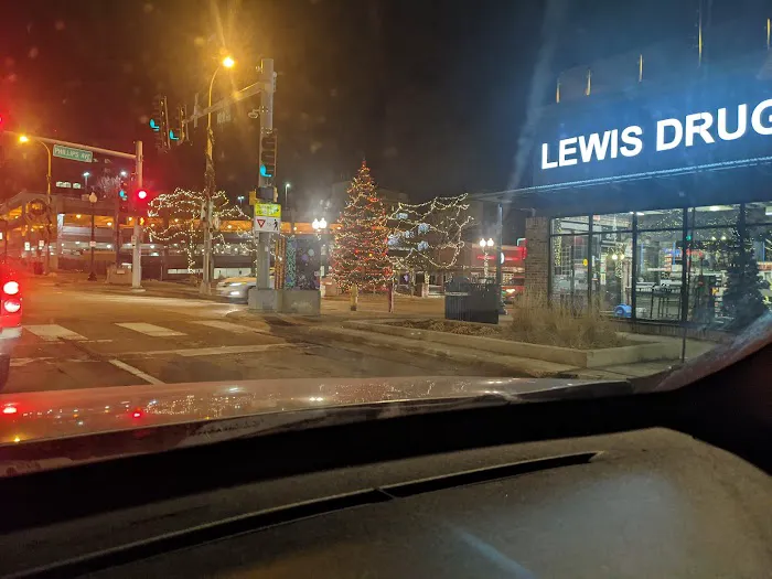 Lewis Stores - 10th & Phillips Avenue 3