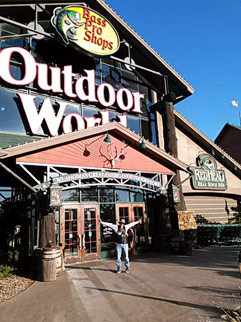 Bass Pro Shops 4