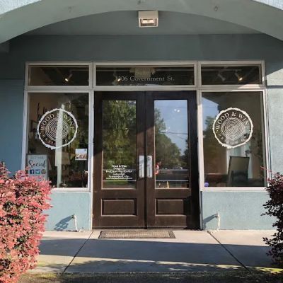 Wood & Wine Design Co