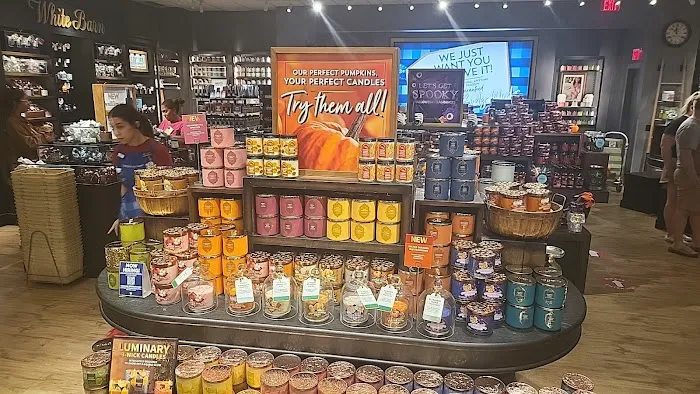 Bath & Body Works 1