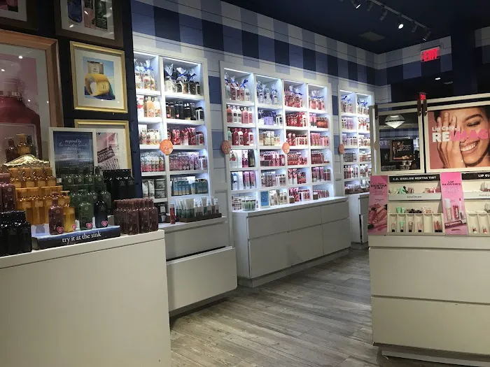 Bath & Body Works 1