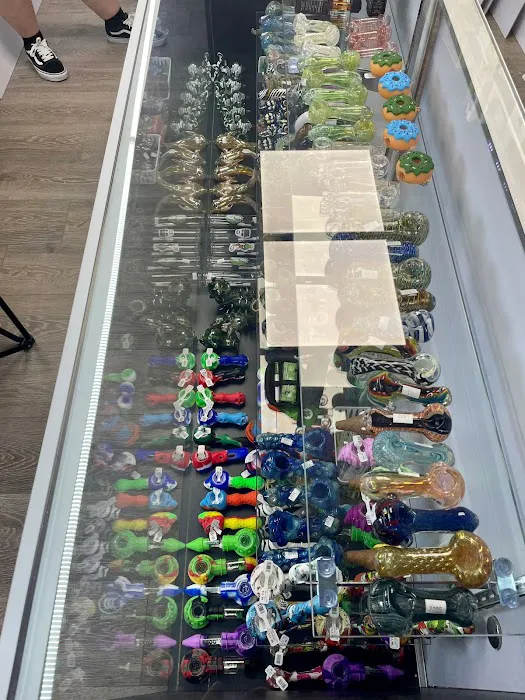 Lulu’s Smoke Shop 5