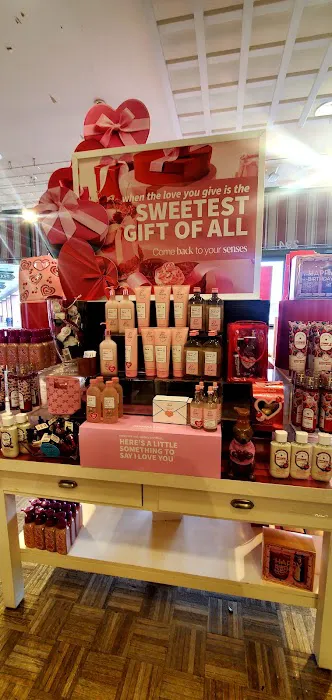 Bath & Body Works 1