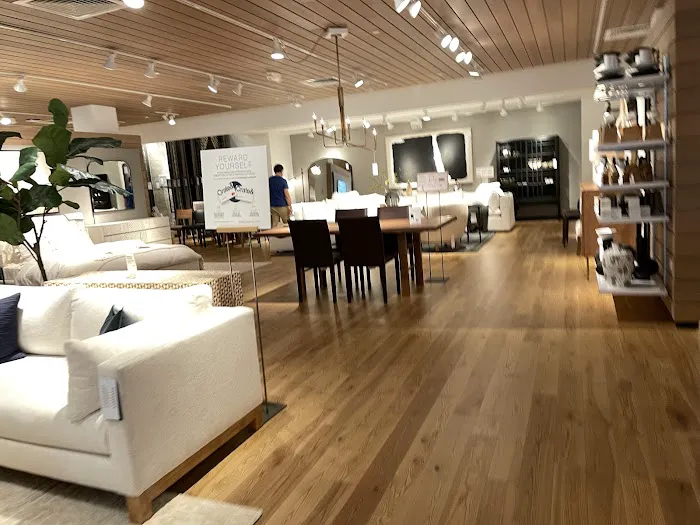 Crate & Barrel 0