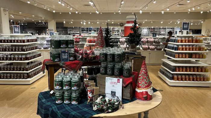 Yankee Candle Village 2