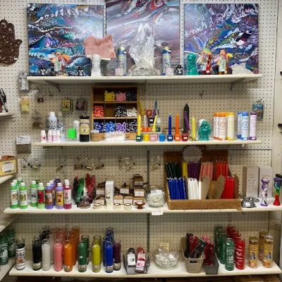 The Curious Muse : Crystal shop