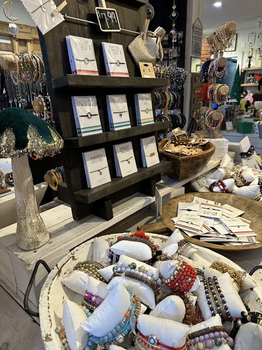 Lulu's Gifts of Mount Dora 3