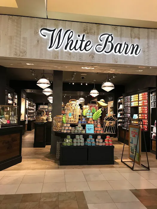 The White Barn Candle Co. 0