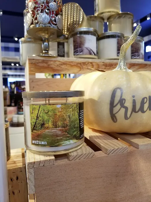 The White Barn Candle Co. 0