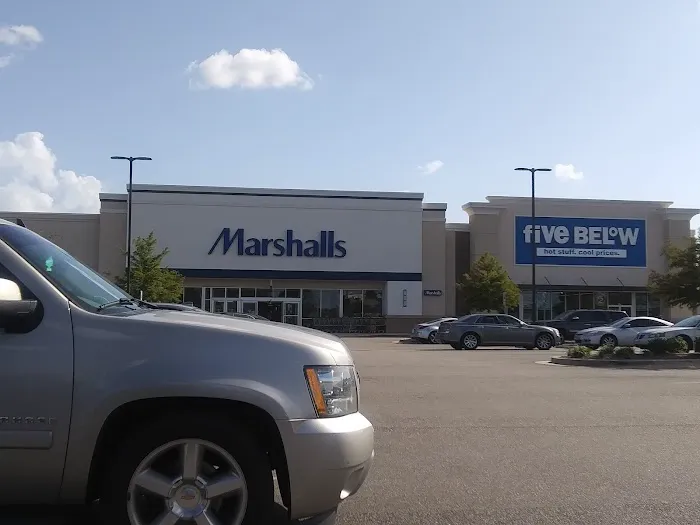 Marshalls & HomeGoods 8