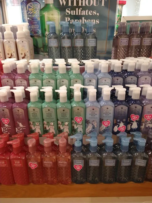 Bath & Body Works 4