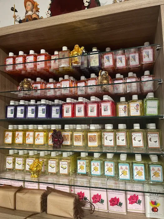 Clara Luz BOTANICA Candle Shop 6