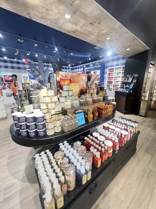 Bath & Body Works 1