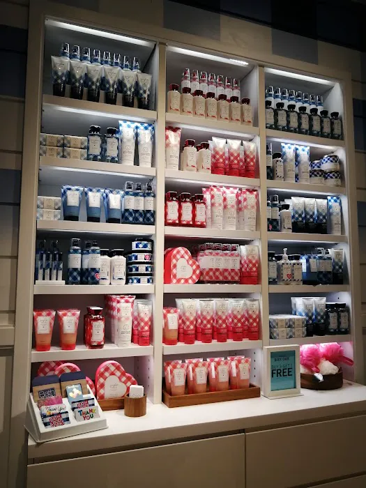 Bath & Body Works 1