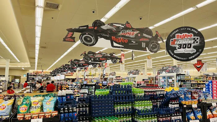 Hy-Vee Grocery Store 4