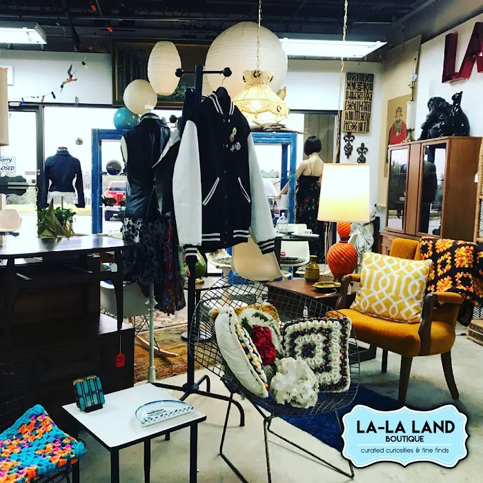 La-La Land Boutique 0