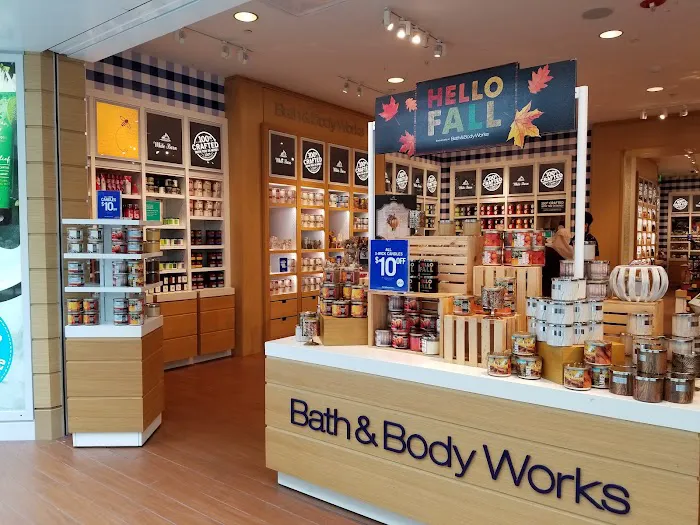 Bath & Body Works 1