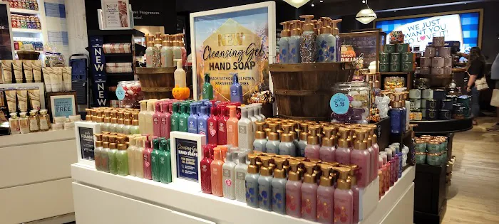 Bath & Body Works 1