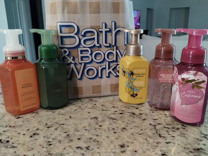 Bath & Body Works 1