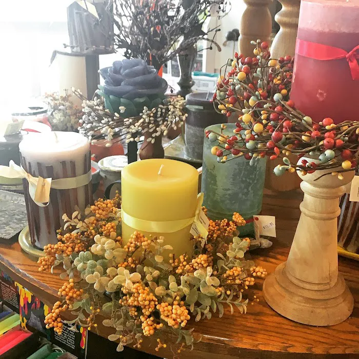 Southern Lights Candle Shop 5