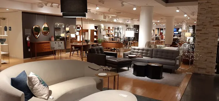 Crate & Barrel 0