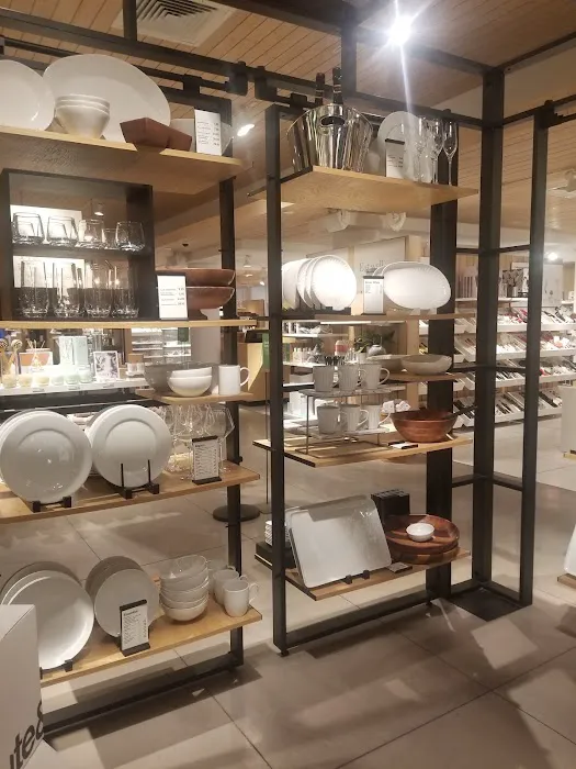 Crate & Barrel 2