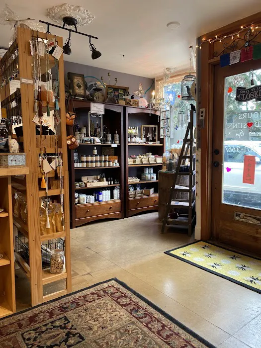 Bainbridge Apothecary and Tea Shop 4