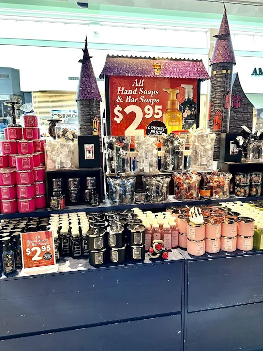 Bath & Body Works 1