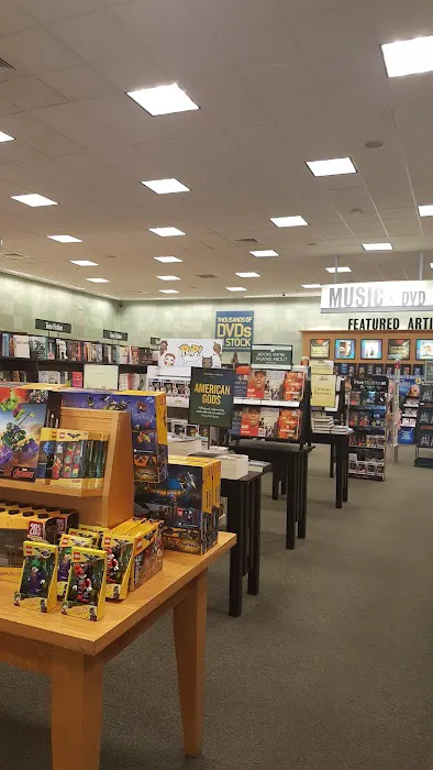 Barnes & Noble 8