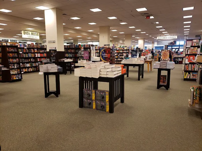 Barnes & Noble 4