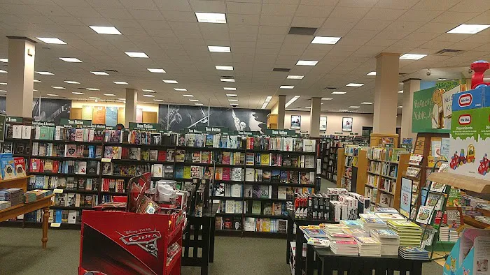 Barnes & Noble 8