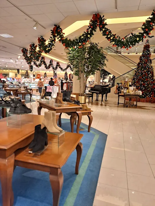 Von Maur 5