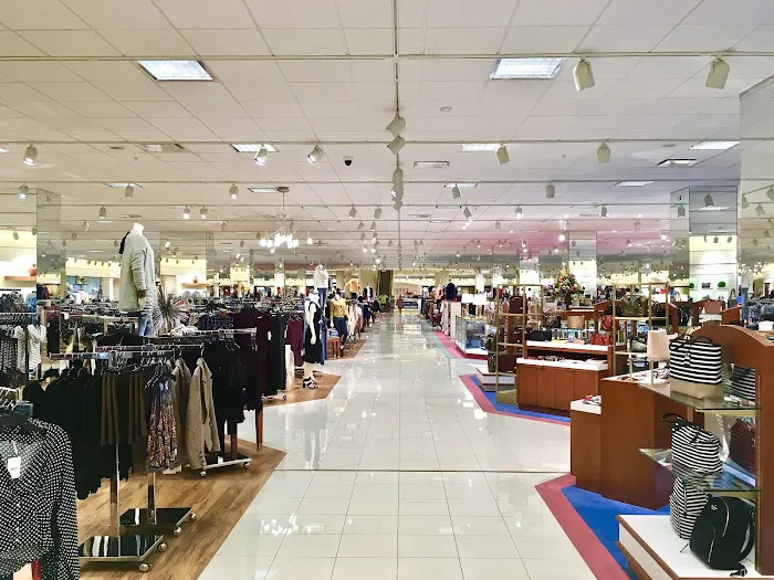 Von Maur 6