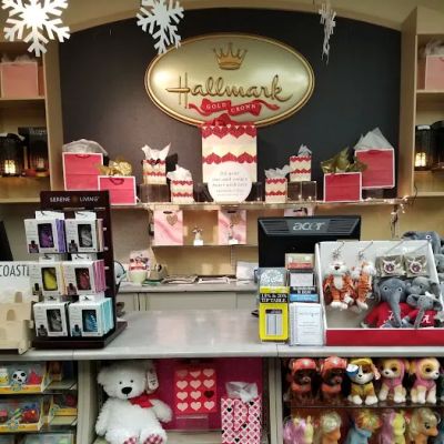 Lynn's Hallmark Shop