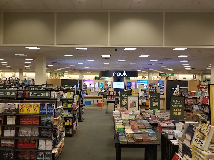 Barnes & Noble 7