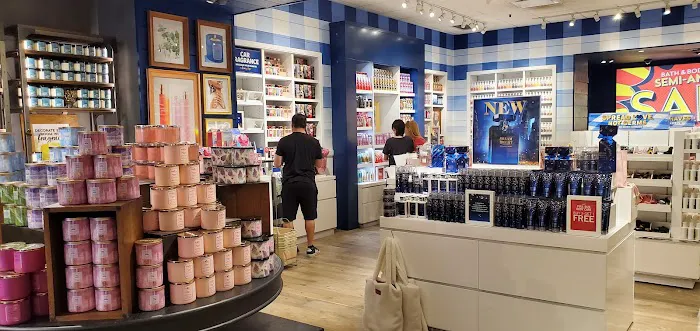 Bath & Body Works 1