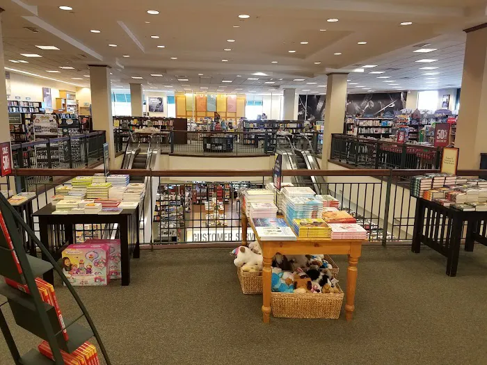 Barnes & Noble 2