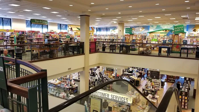 Barnes & Noble 9