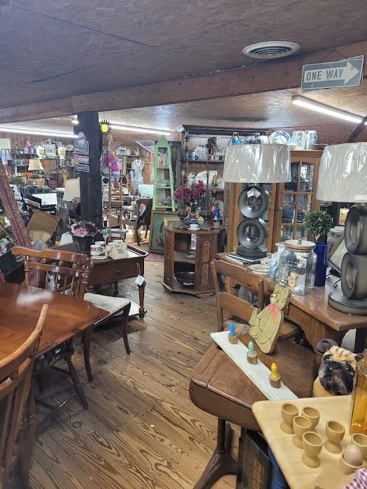 RoadRunner Antiques 0